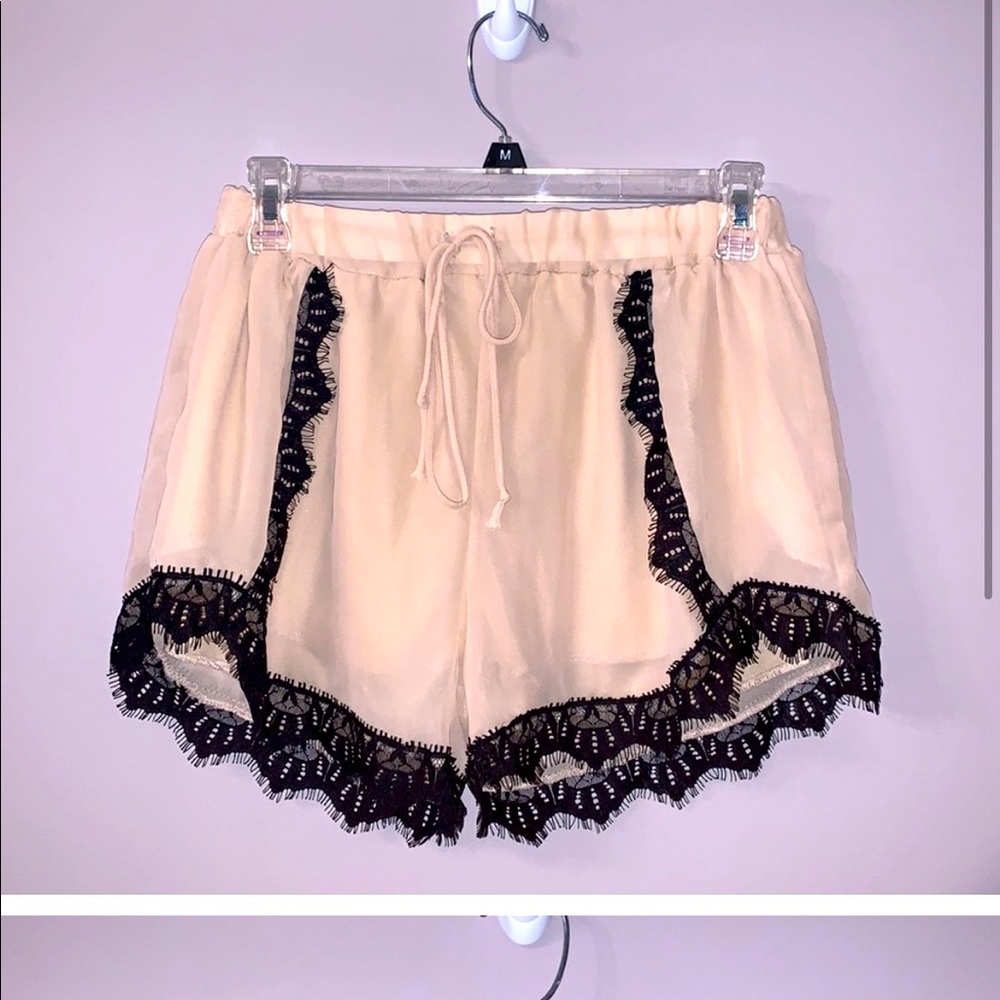 Windsor lace short size medium